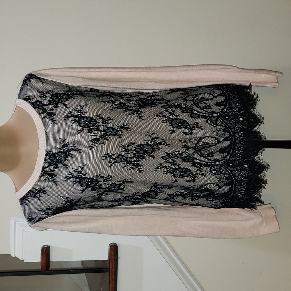 Jennifer Lopez light pink and black lace sweater